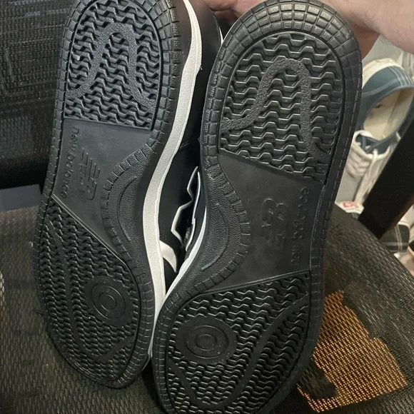New Balance 480 Men's Black and White Sneakers - Picture 7 of 11